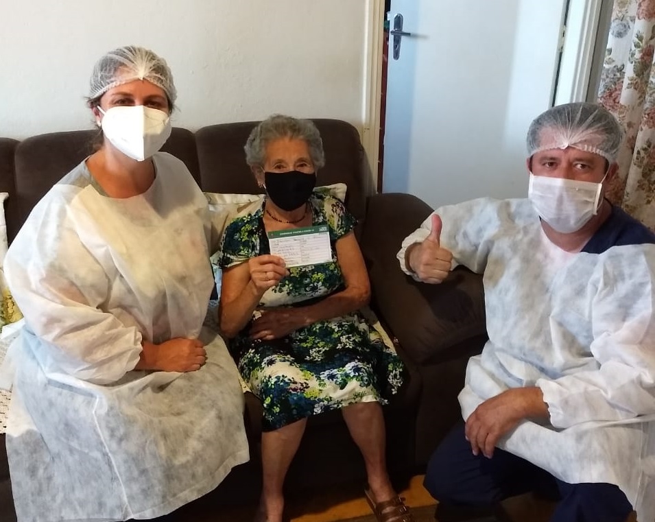 Prefeitura de Pedreira antecipa vacinação contra a Covid-19 de idosos com 90 anos ou mais