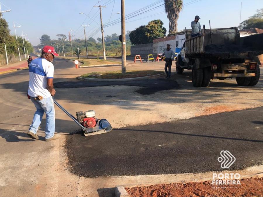 Zeladoria: Secretaria faz limpeza de áreas públicas e serviços de tapa-buracos