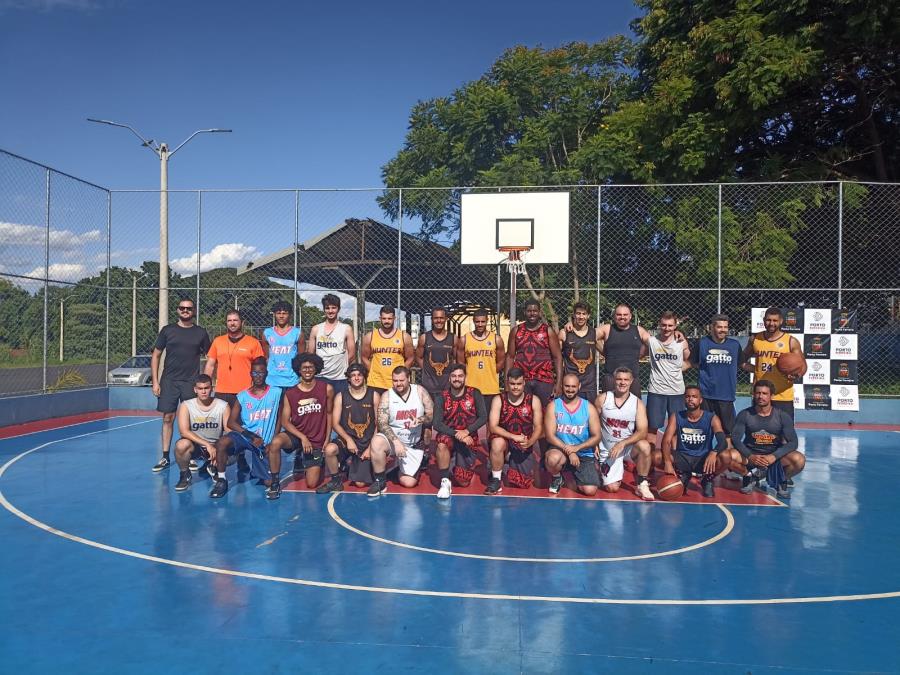 Torneios municipais agitam fins de semana com basquete 3x3 e vôlei de praia