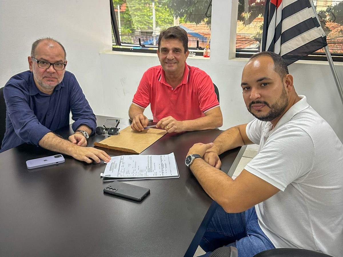 Prefeito envia projeto à Câmara que garante o pagamento do piso nacional aos profissionais da Educação
