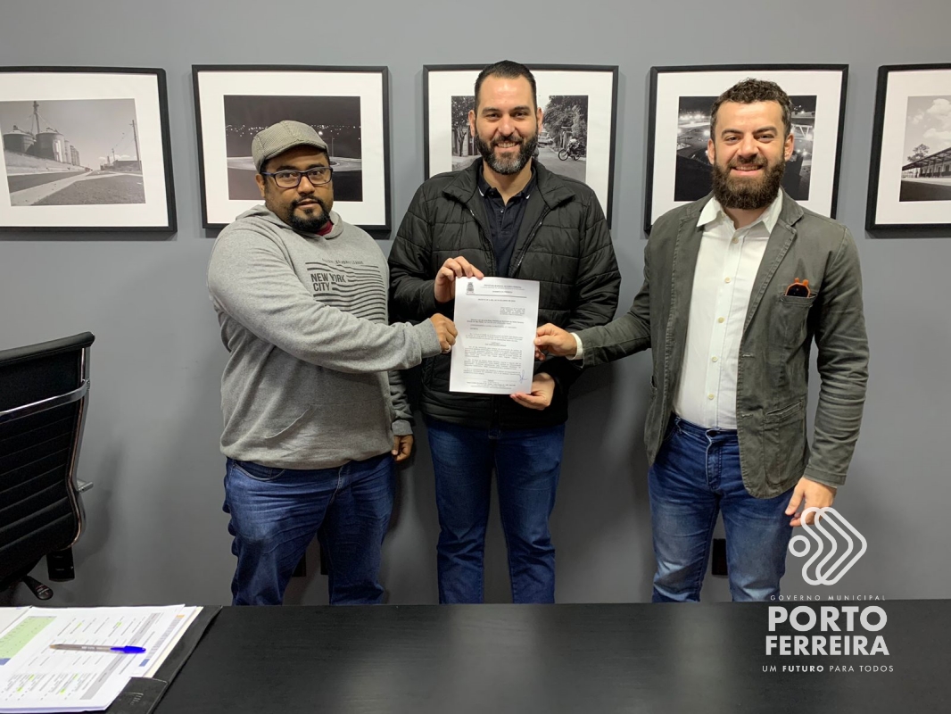 Prefeito assina decreto que regulamenta Lei de Cotas Raciais no serviço público municipal