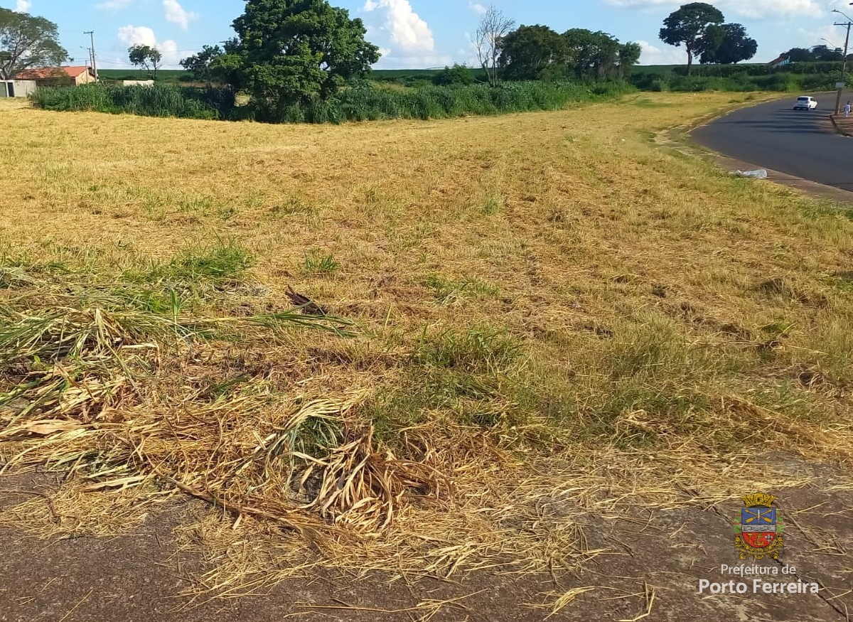 Secretaria de Meio Ambiente e Zeladoria intensifica serviços de limpeza em bairros de Porto Ferreira