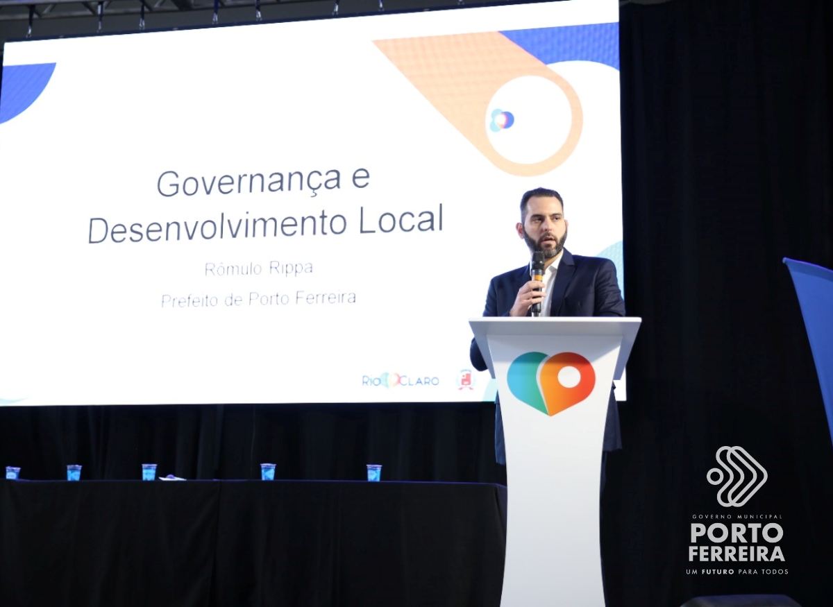 Prefeito de Porto Ferreira apresenta painel no 1º Fórum de Políticas Públicas de Rio Claro