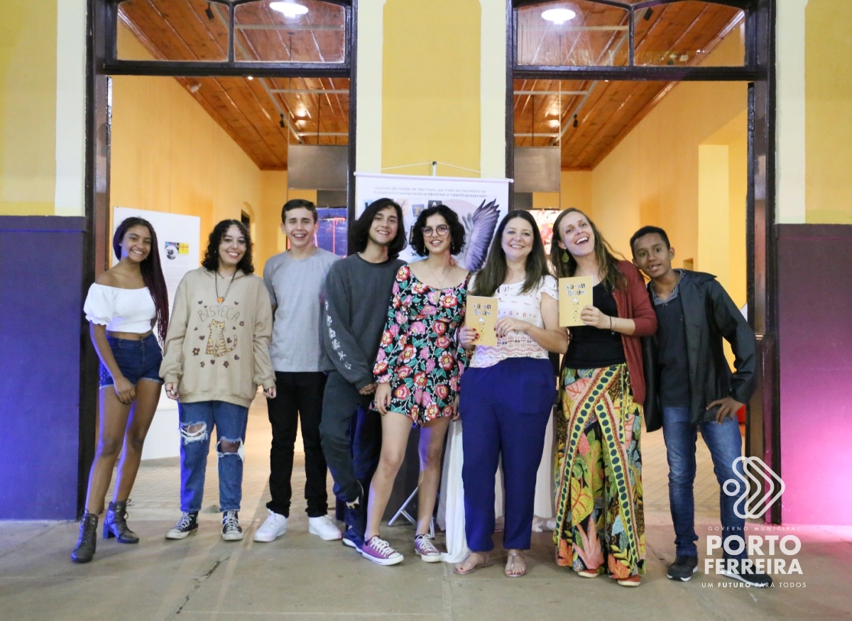Sarau e lançamento de livro marcaram o encerramento do projeto Letra Jovem