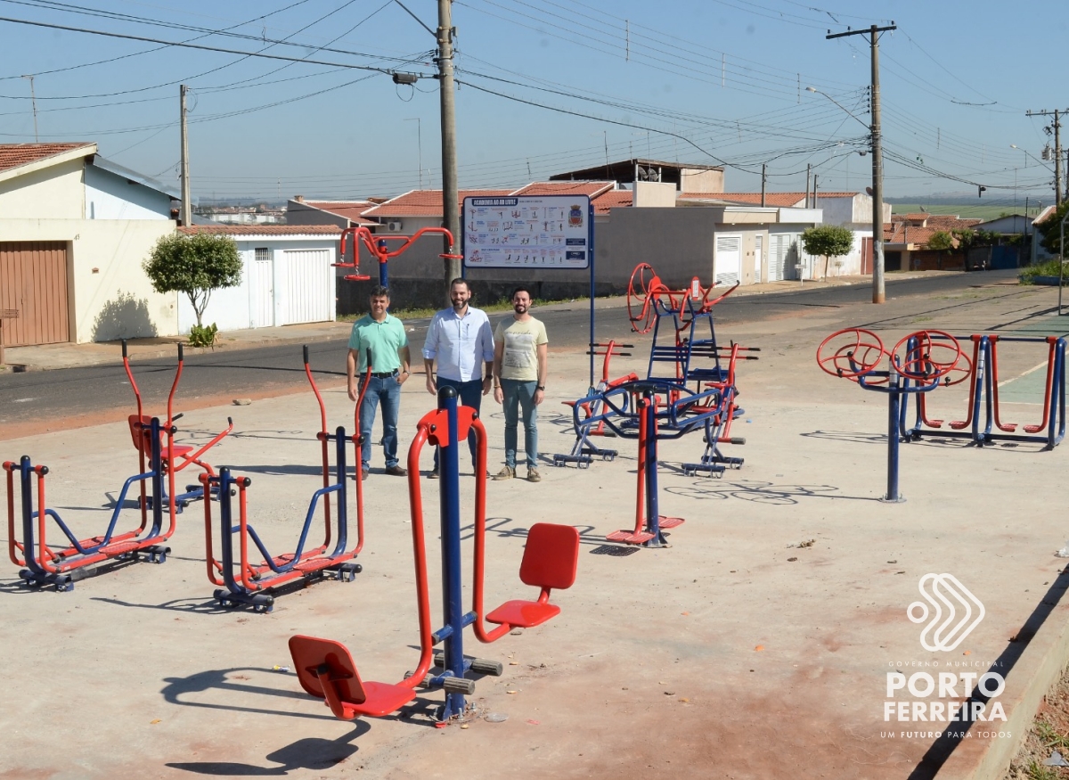 Praça do Parque Residencial Cristo Redentor recebeu uma nova academia ao ar livre