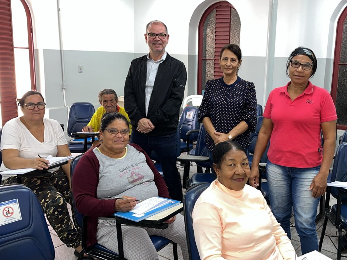 Nova parceria da Seduc com CCI e Fundo Social oferece curso de letramento para adultos