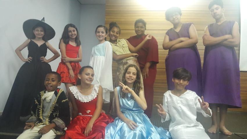 ENCERRAMENTO DO PROJETO "TEATRO" DA CIA TEATRAL 04 CANTOS