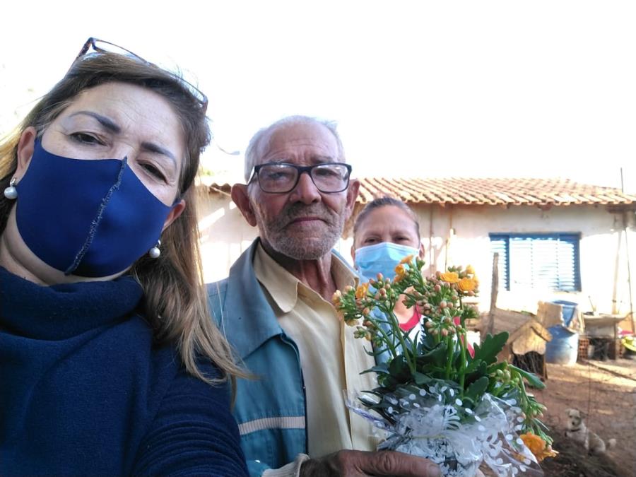CRAS DE QUADRA HOMENAGEIA IDOSOS