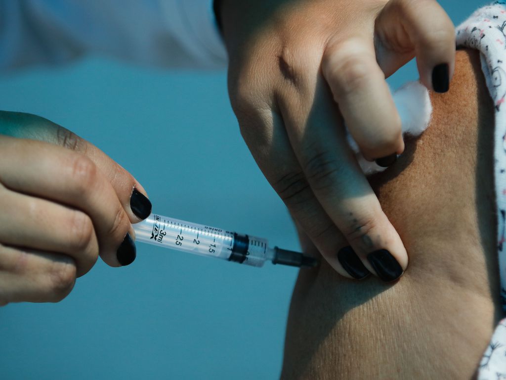 Profissionais de saúde da rede privada serão vacinados na próxima terça-feira