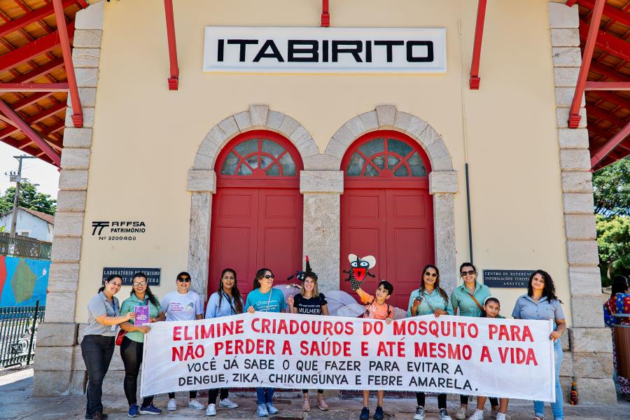 Blitz educativa: Prefeitura de Itabirito realiza ação de combate à dengue em parceria com a Vale