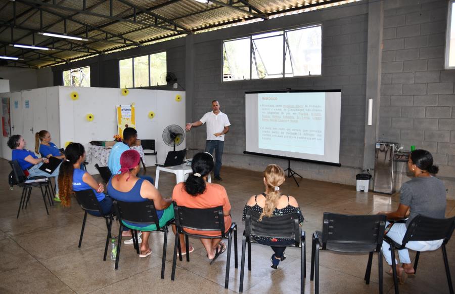 Prefeitura de Itabirito promove minicurso de Comunicação Não-Violenta no Cras Padre Adelmo
