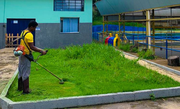 Prefeitura de Itabirito realiza serviços de limpeza urbana nas escolas da rede municipal