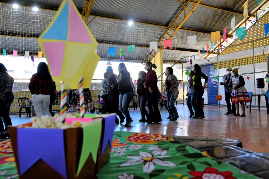 Arraiá do Caps Adulto e Infantojuvenil: Prefeitura comemora São João com música, dança e comidas típicas
