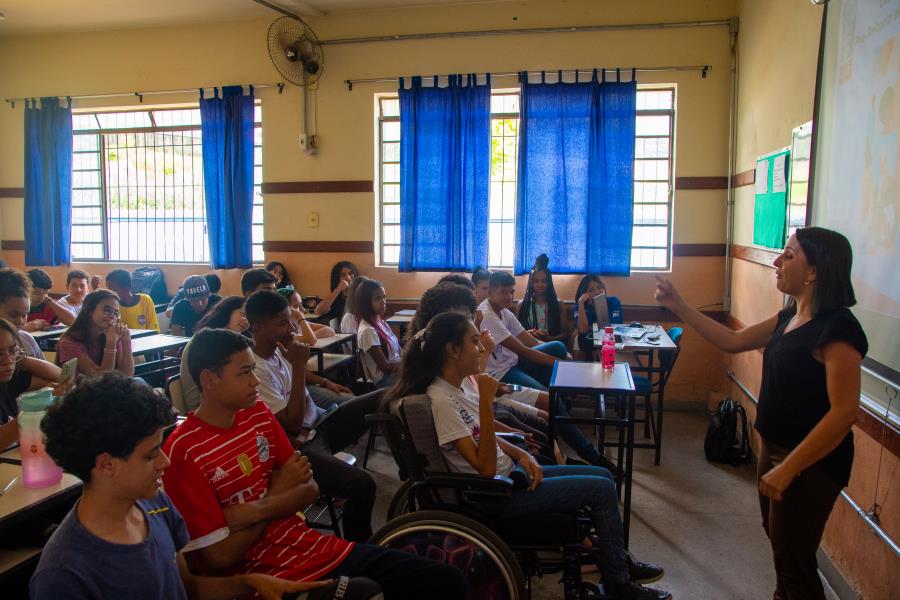 Prefeitura de Itabirito e Ufop realizam roda de conversa na Escola Estadual Intendente Câmara