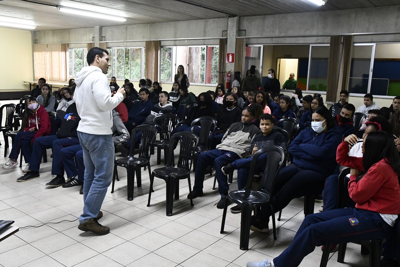 Prefeitura de Itabirito realiza palestra sobre inspeção e fiscalização de alimentos em escolas