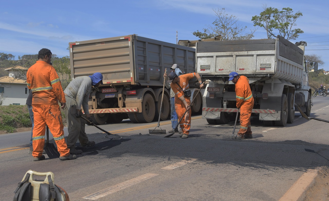 Trevo do Country: Prefeitura de Itabirito finaliza instalação de quebra-molas