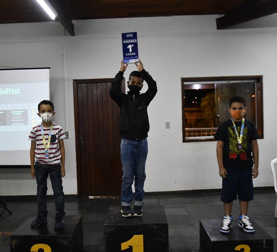 Entrega das medalhas do 1º Campeonato Municipal de Xadrez Online