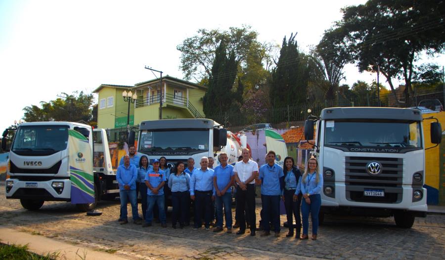 Prefeitura de Itabirito realiza entrega de três caminhões ao Saae
