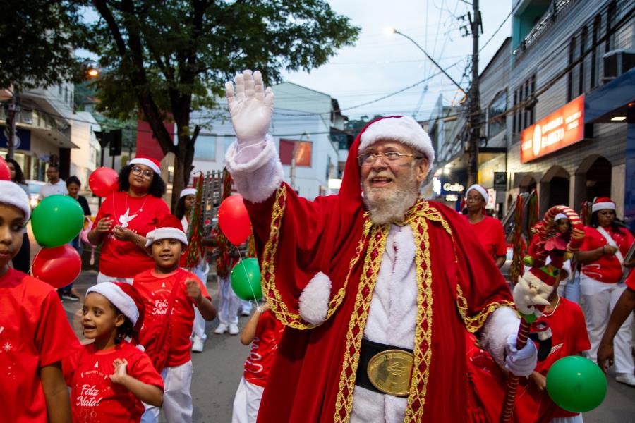 Natal Iluminado: cortejo natalino abre a programação