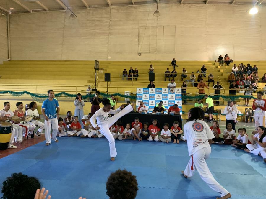 Prefeitura de Itabirito premia participantes e vencedores do Campeonato de Capoeira 
