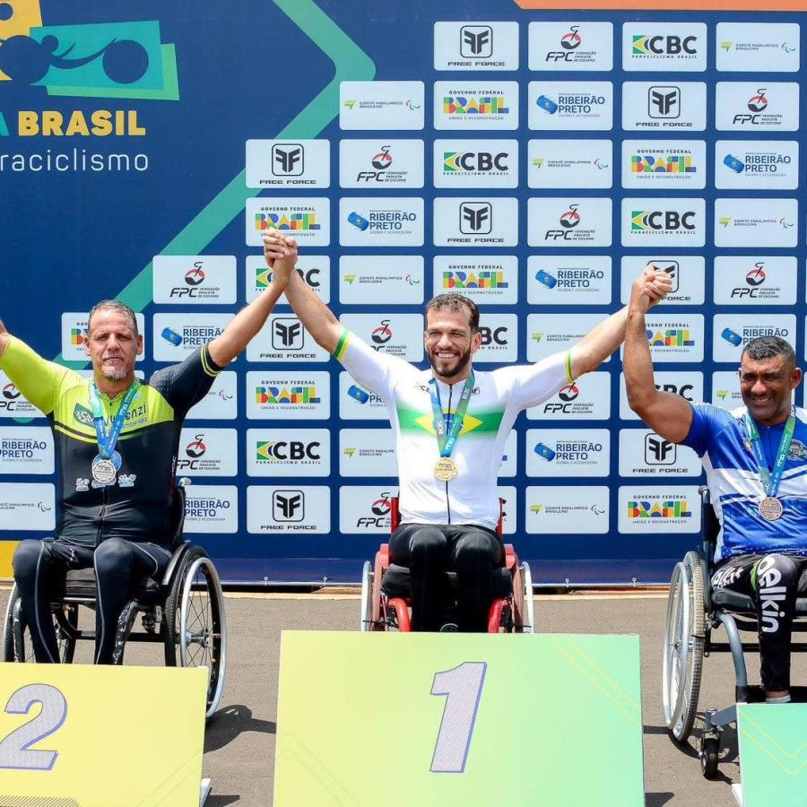 Copa Brasil de Paraciclismo de Estrada 2024 - Fábio Faborges no pódio