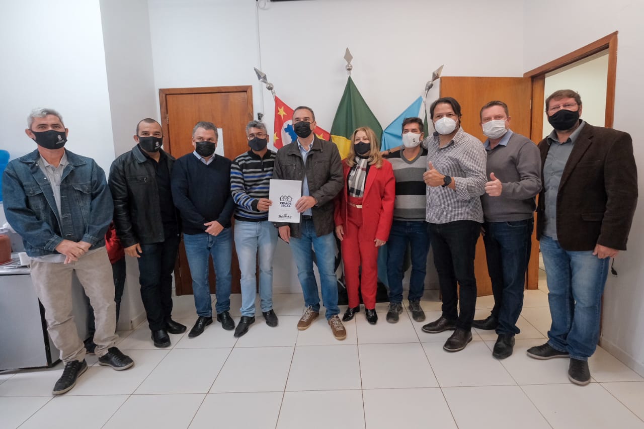 Dr Quevedo recebe visita de Flávio Amary e Maria Lúcia Amary