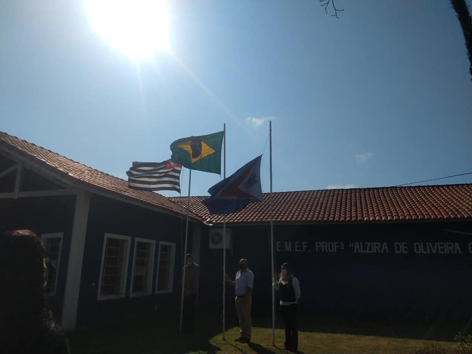 Ato cívico é realizado em comemoração à independência do Brasil