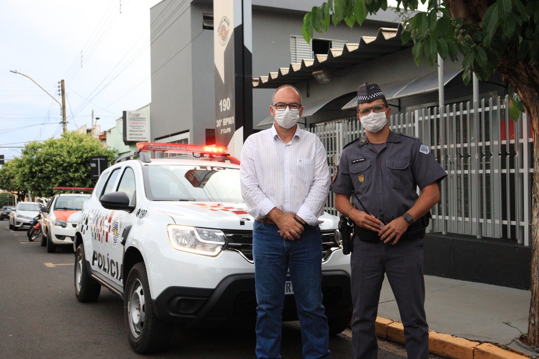 Prefeito Fabiano Belentani esteve na Companhia de Polícia Militar para conhecer a nova viatura enviada pelo Governo do Estado ao município