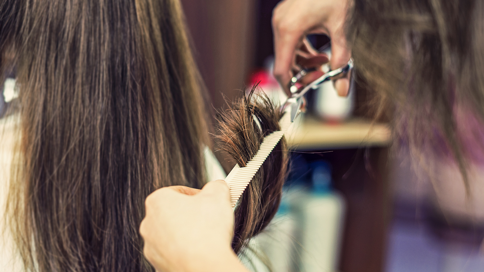 Assistência Social forma rede de cabeleireiros voluntários para o Outubro Rosa