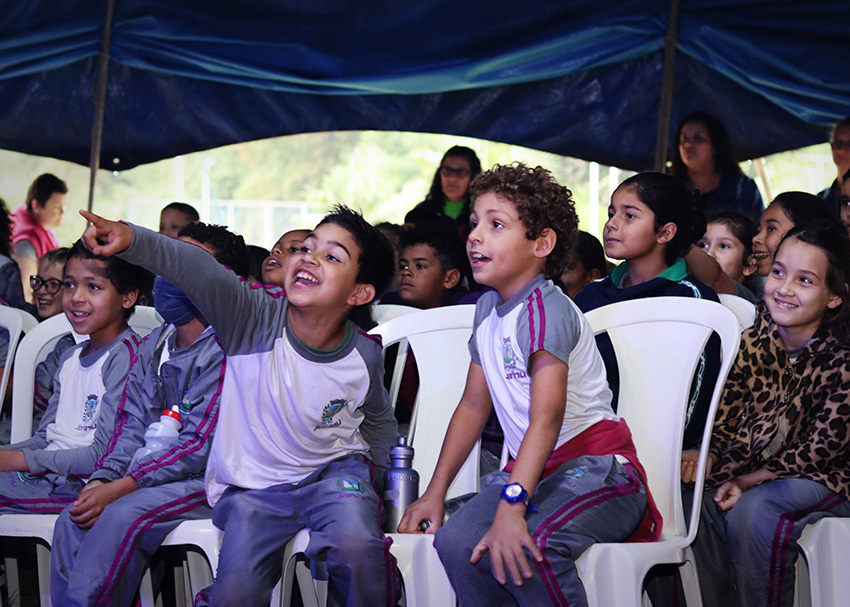 Educação de Jarinu leva alunos da rede municipal ao circo