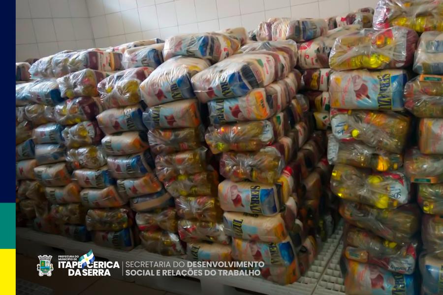 Prefeitura entrega cestas básicas a famílias em situações de vulnerabilidade alimentar