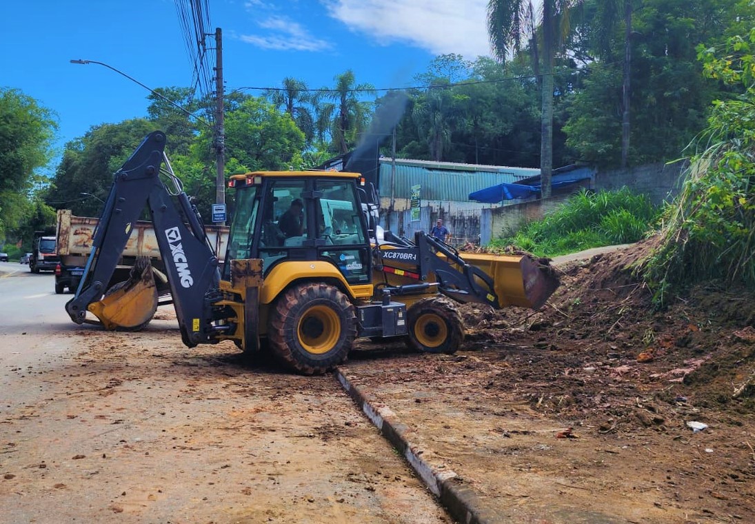 Regionais continuam com serviços de melhorias no município