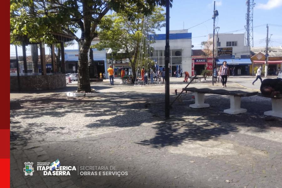Praça da Matriz recebe serviços de limpeza e pintura