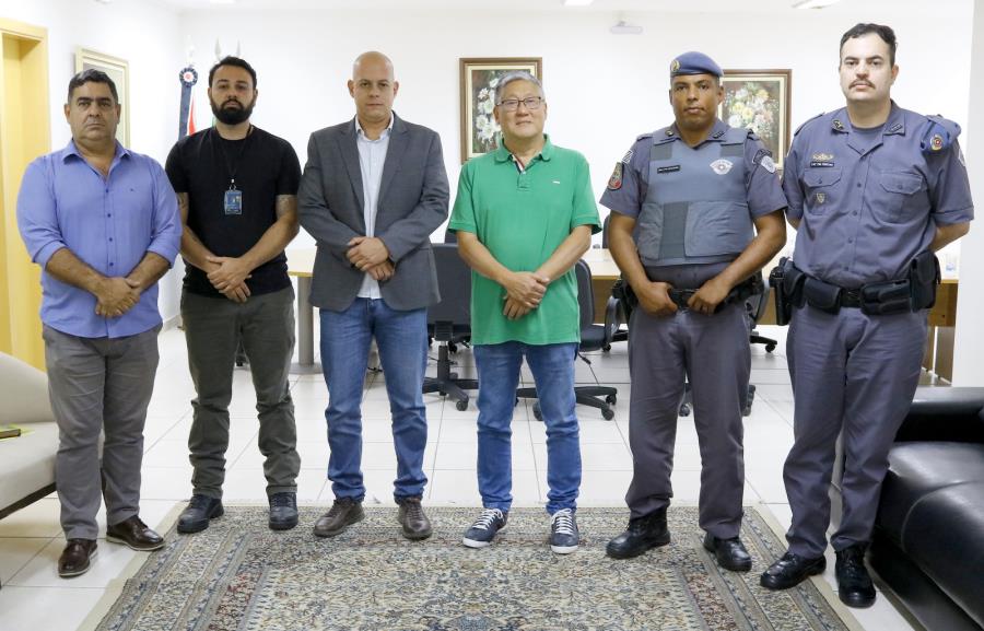 Autoridades municipais recebem agentes da Secretaria de Segurança de SP