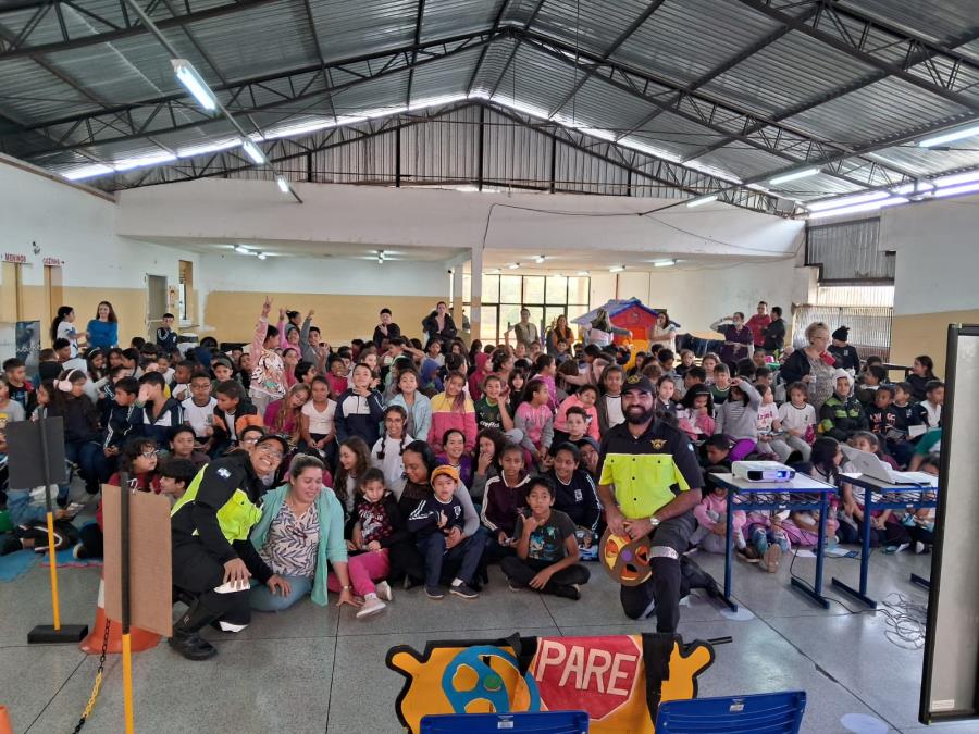 Caminhos Seguros: A Revolução da Educação no Trânsito nas Escolas
