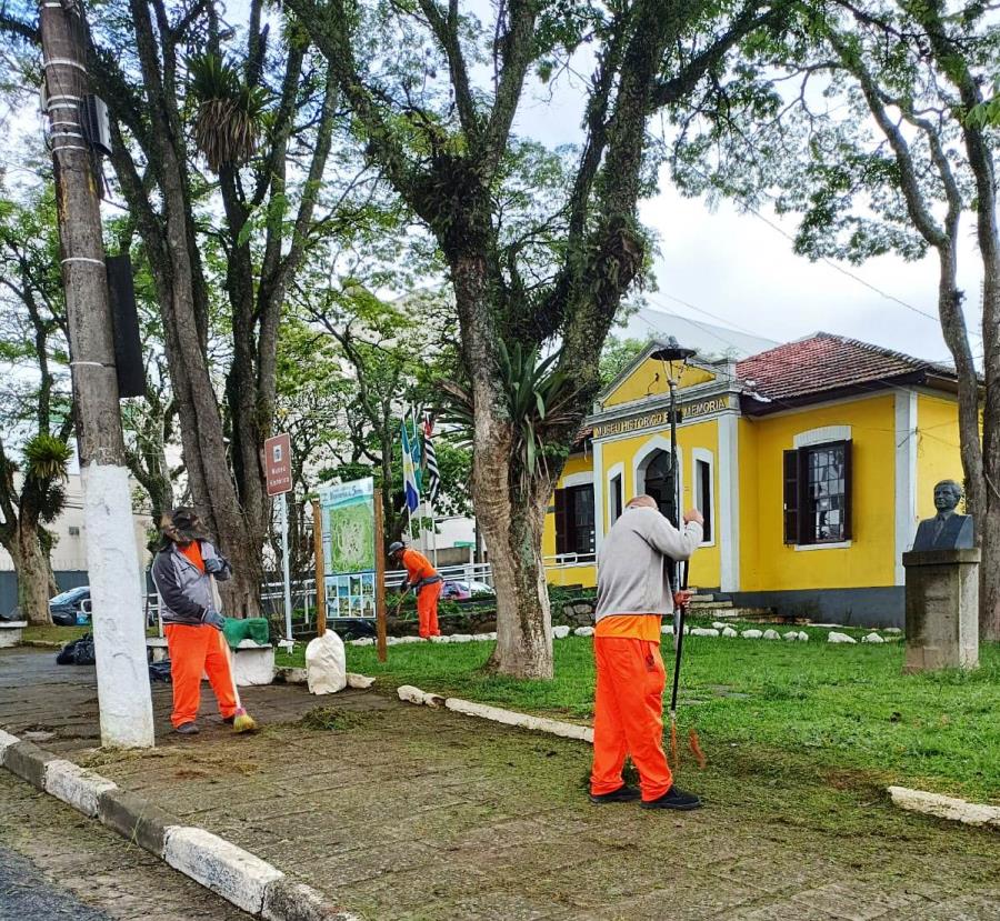 Prefeitura realiza diariamente serviços de manutenção e zeladoria na cidade