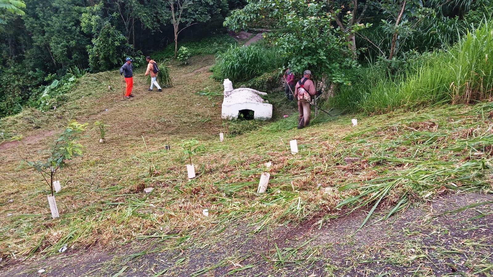 Prefeitura realiza obras de conservação e serviço de limpeza nos bairros de Itapecerica da Serra