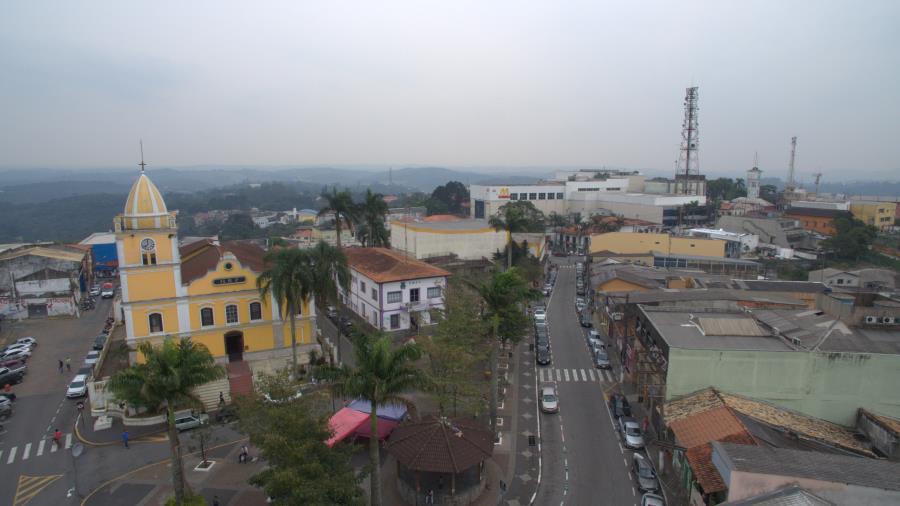 Prefeito parabeniza a população pelos 143 anos de emancipação de Itapecerica da Serra