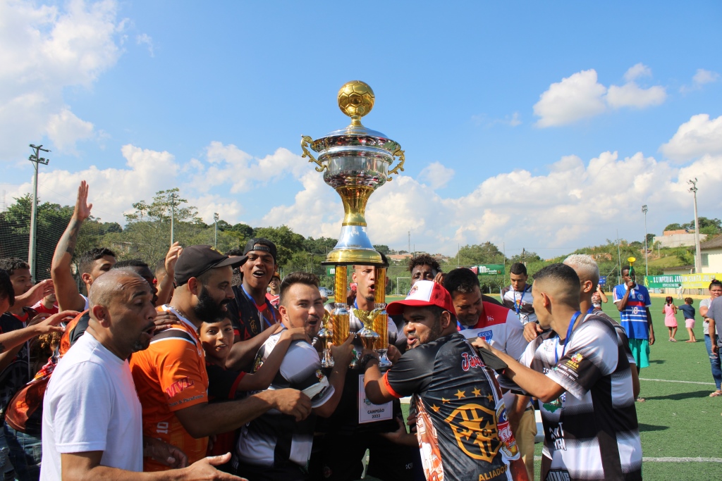 Final de futebol amador agita o Jardim Santa Júlia