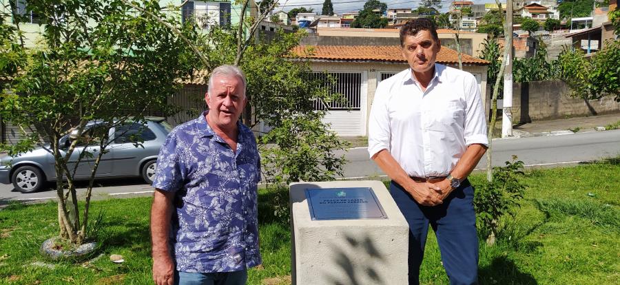 Prefeito Jorge Costa entrega seis novas vias pavimentadas
