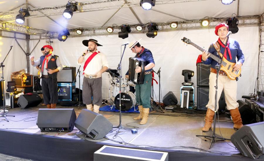 Festa Gaúcha no Ginásio de Esportes celebra o Aniversário de Itapecerica da Serra