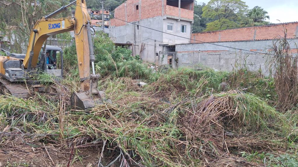 Operação preventiva no Itaquaciara e Jd. Pelúcio prepara Itapecerica  da Serra para o período de chuvas