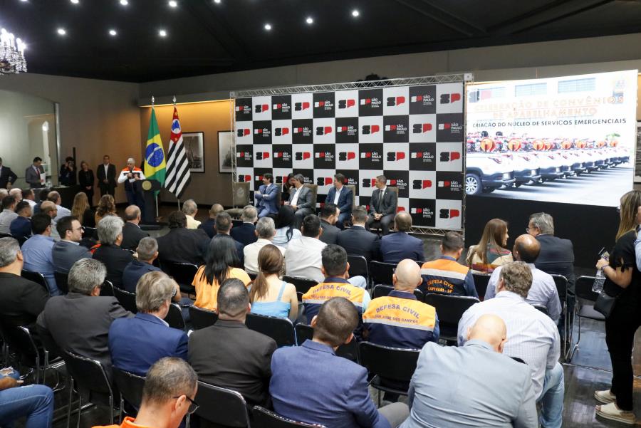 Itapecerica da Serra recebe novos equipamentos para a Defesa Civil