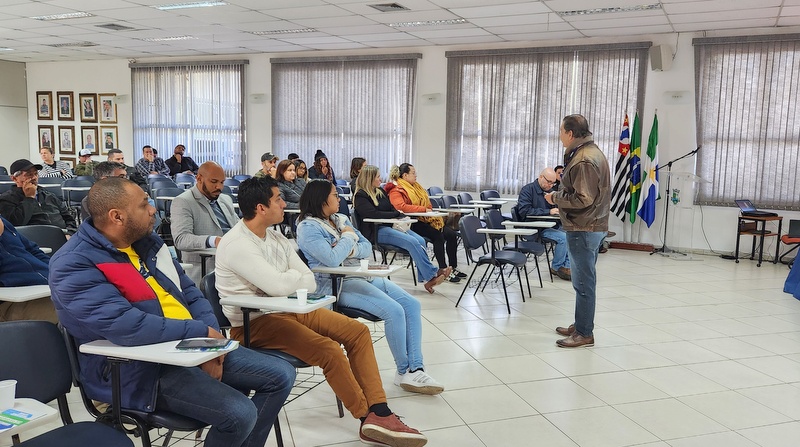 Palestra sobre linhas de crédito reúne empreendedores do município