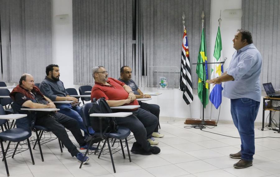 Auditório da Prefeitura recebe palestra sobre Inteligência Artificial