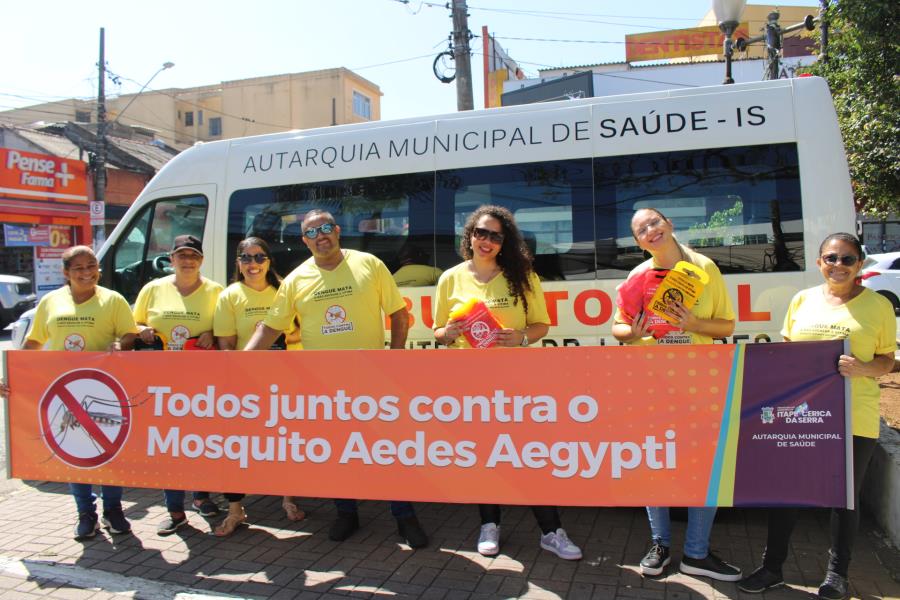 Pedágio Educativo de combate à dengue é realizado no centro de Itapecerica da Serra