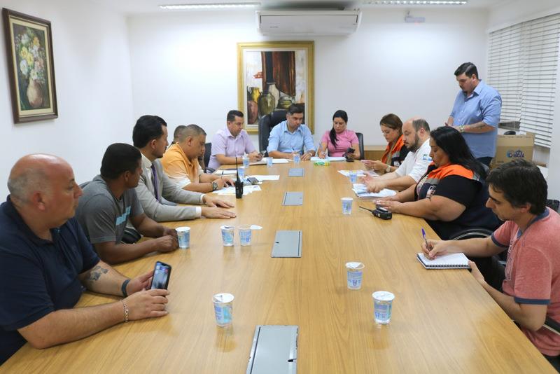 Prefeitura mobiliza equipes para atender demandas causadas pela passagem de ciclone na cidade