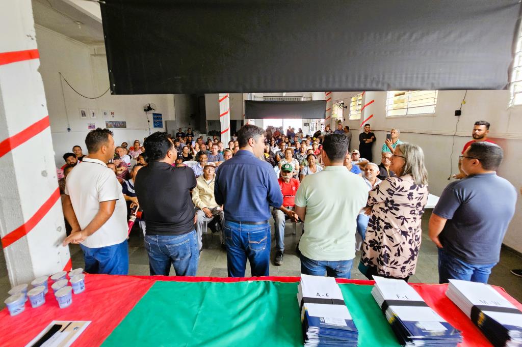 Prefeitura de Itapecerica da Serra realiza entrega de escrituras nos bairros Jardim do Carmo I e Jardim Trapé