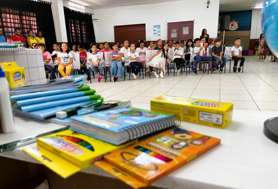 Material Escolar: mais de 15 mil kits serão entregues aos alunos da rede municipal