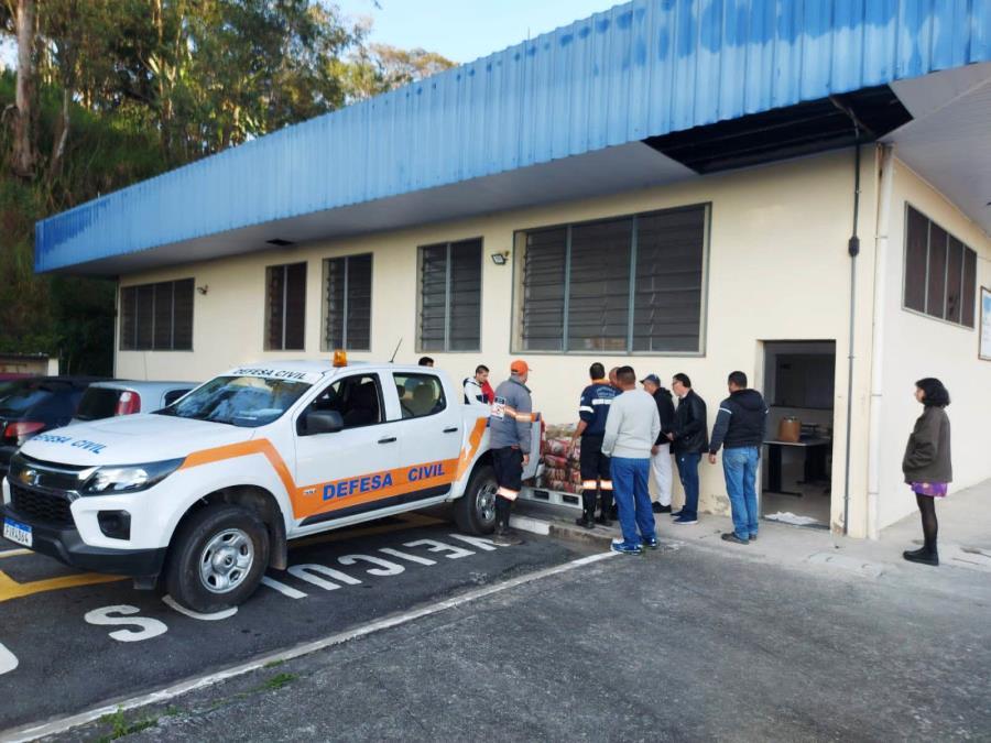 Defesa Civil doa cestas básicas ao Banco de Alimentos da Prefeitura